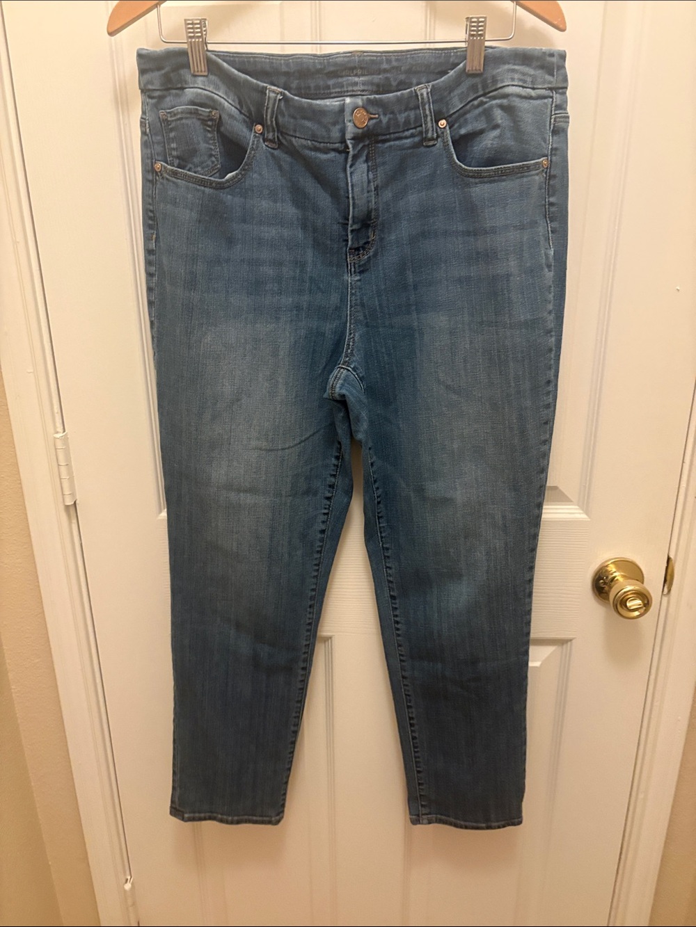Chicos slimming size 12(2) Classic Mid Wash Women’s Jeans - Blue A076